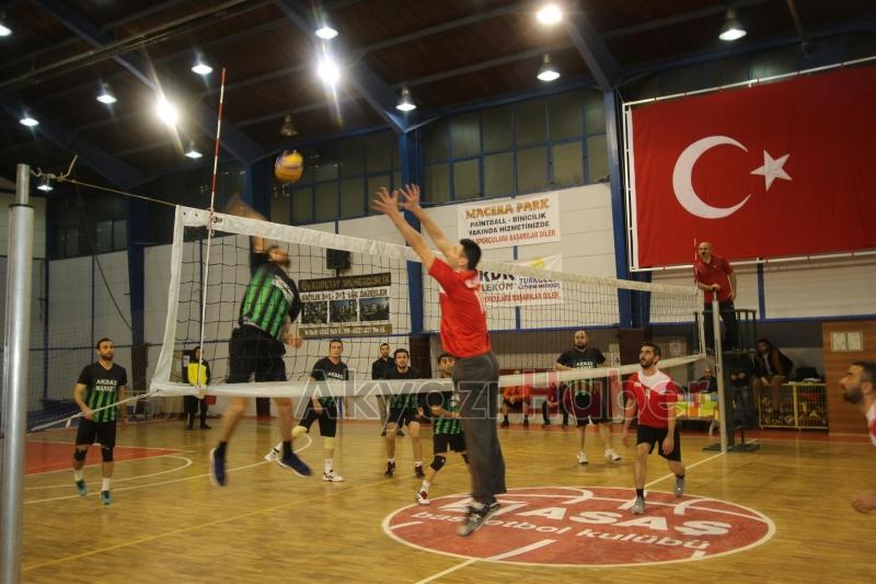 AKYAZI VOLEYBOL TURNUVASINDA HALK ÖZEL HAREKÂTI BİRİNCİ OLDU