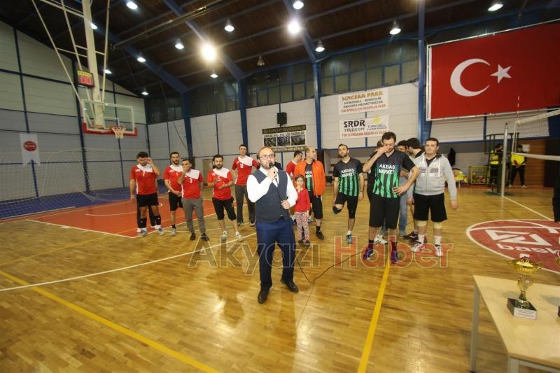 AKYAZI VOLEYBOL TURNUVASINDA HALK ÖZEL HAREKÂTI BİRİNCİ OLDU