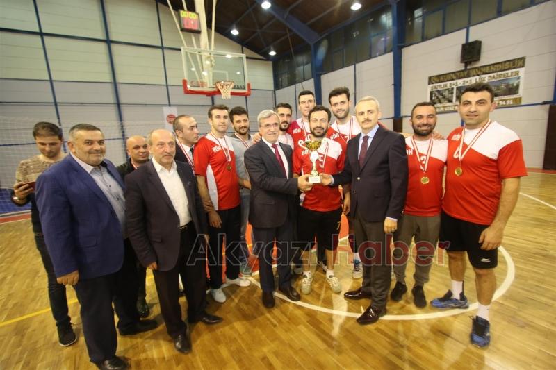 AKYAZI VOLEYBOL TURNUVASINDA HALK ÖZEL HAREKÂTI BİRİNCİ OLDU