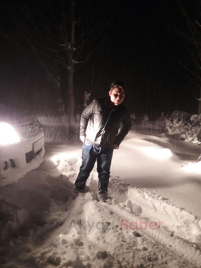 Akyazı ya Mart Kar ı yağdı