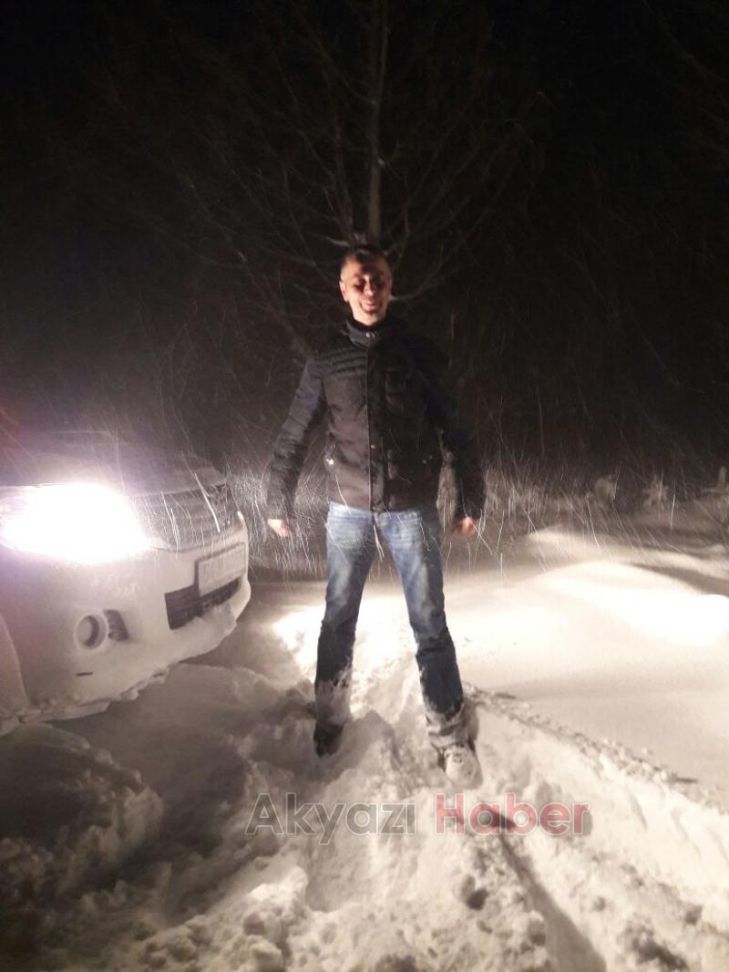 Akyazı ya Mart Kar ı yağdı