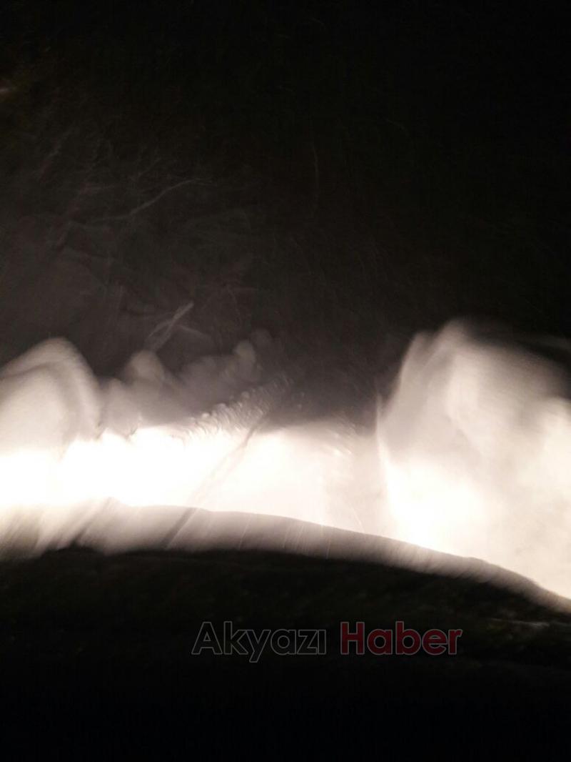 Akyazı ya Mart Kar ı yağdı