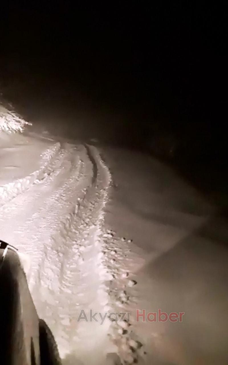 Akyazı ya Mart Kar ı yağdı