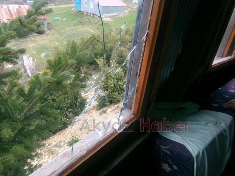 Akyazı Yanık Yaylasında Evi Kurşunladılar