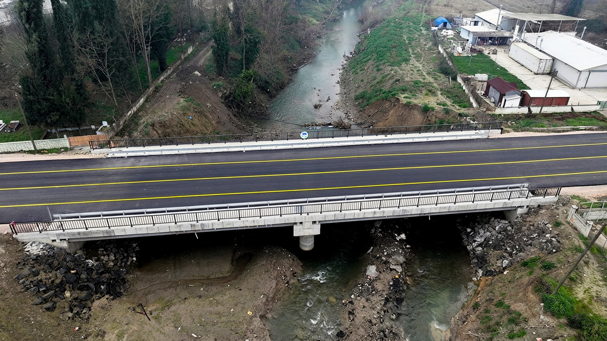Akyazı Yeniorman Köprüsü ulaşm sorunlarını ortadan kaldırdı