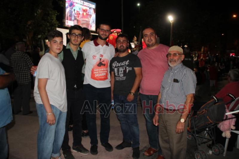 AKYAZI YİNE MEYDANLAYDI 15 TEMMUZ ŞEHİTLERİNİ UNUTMADILAR