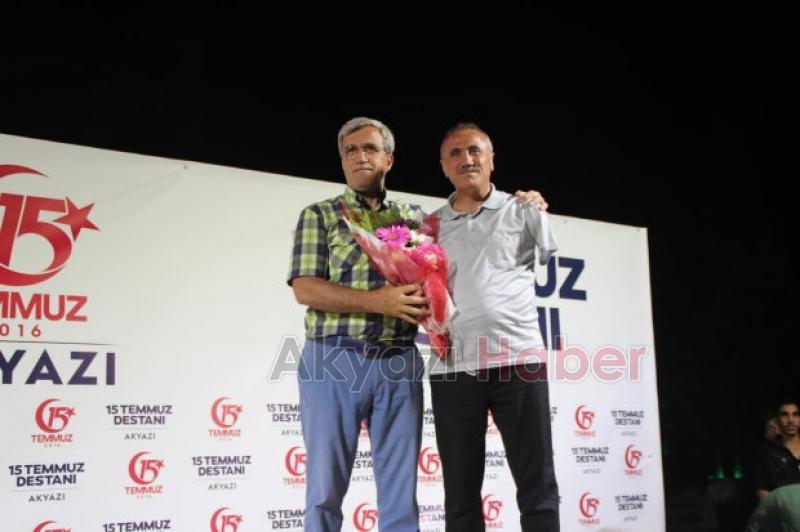 AKYAZI YİNE MEYDANLAYDI 15 TEMMUZ ŞEHİTLERİNİ UNUTMADILAR