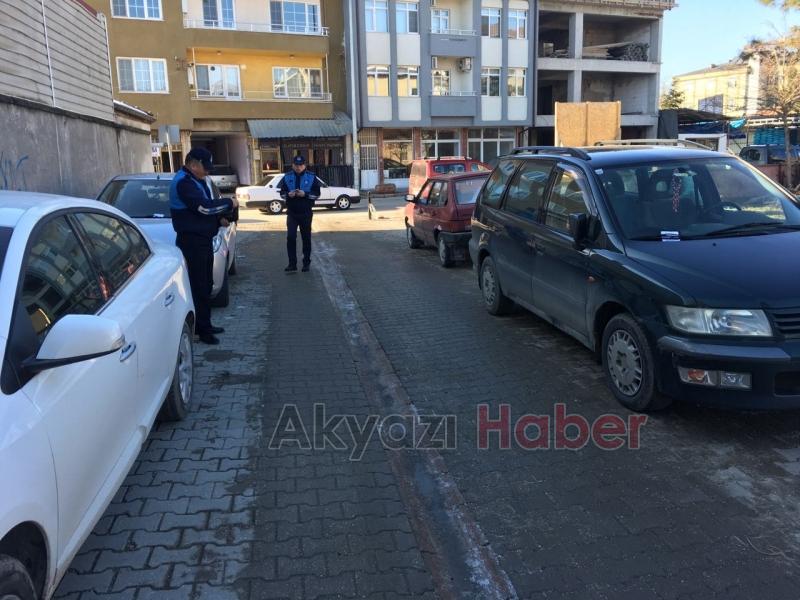 Akyazı Zabıtası Uygunsuz Parkı Affetmedi