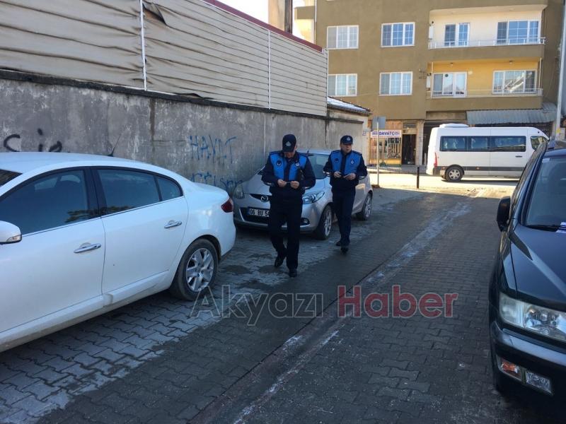 Akyazı Zabıtası Uygunsuz Parkı Affetmedi