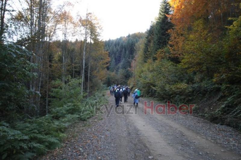 Akyazı Zirveye Yürüdü