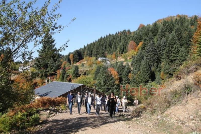 Akyazı Zirveye Yürüdü