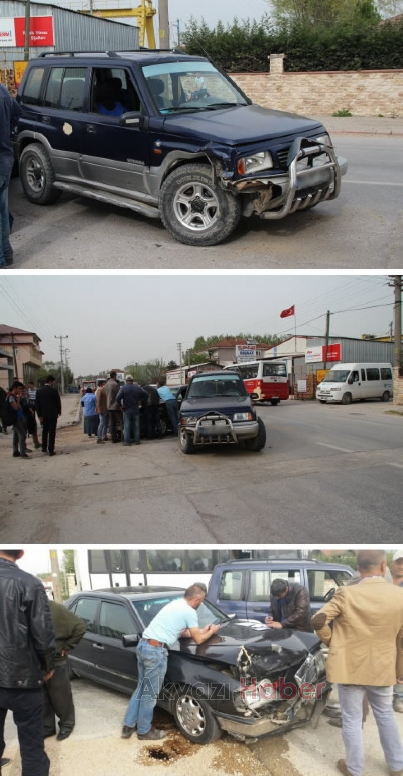 Akyazı Ada Caddesinde Trafik Kazası