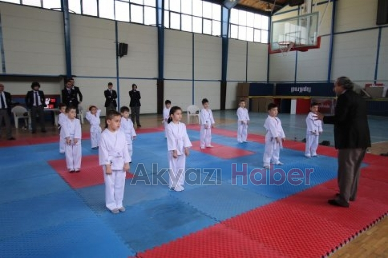 Akyazı Belediyesi Spor Şenlikleri Başladı