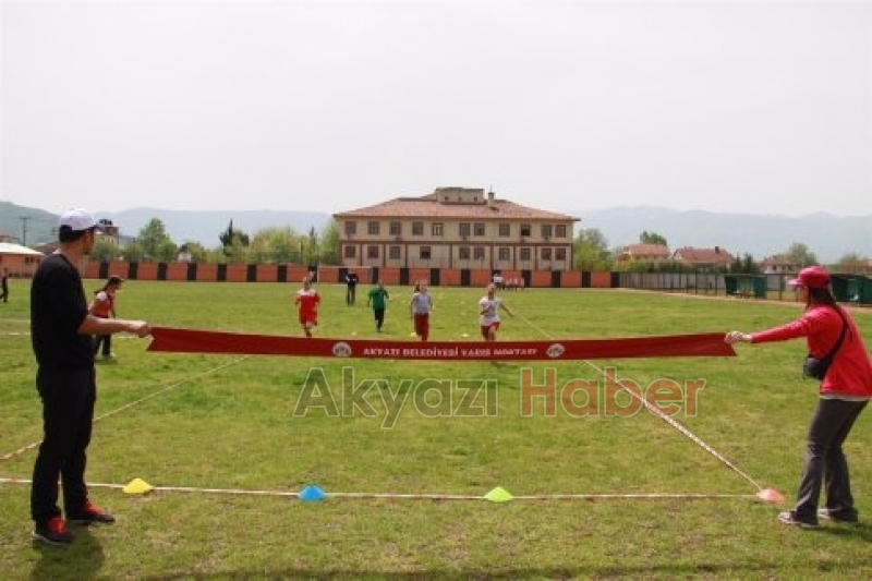 Akyazı Belediyesi Spor Şenlikleri Başladı
