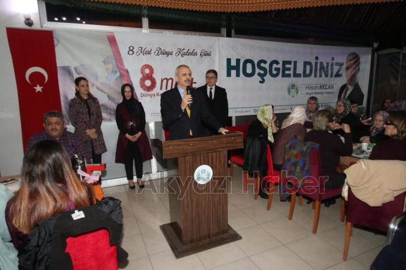 AKYAZI’DA 08 MART DÜNYA KADINLAR GÜNÜNE YOĞUN KATILIM