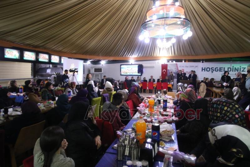 AKYAZI’DA 08 MART DÜNYA KADINLAR GÜNÜNE YOĞUN KATILIM