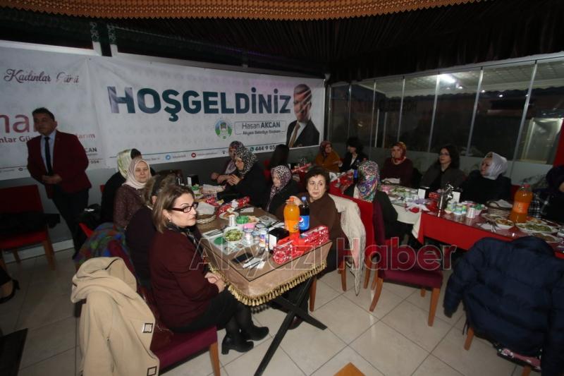 AKYAZI’DA 08 MART DÜNYA KADINLAR GÜNÜNE YOĞUN KATILIM