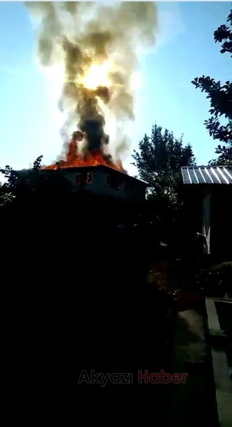 Akyazıda 2 Katlı evde çıkan yangında bir kişi yaralandı