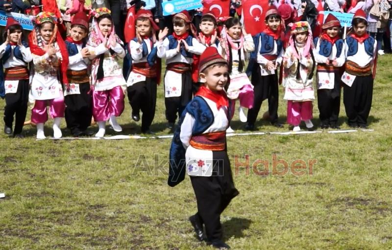 Akyazıda 23 Nisan Coşkuyla kutlandı