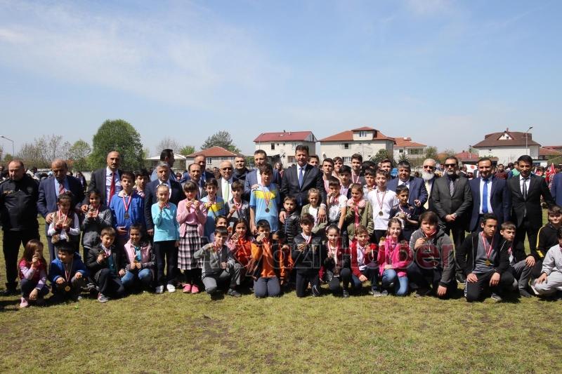 Akyazıda 23 Nisan Coşkuyla kutlandı