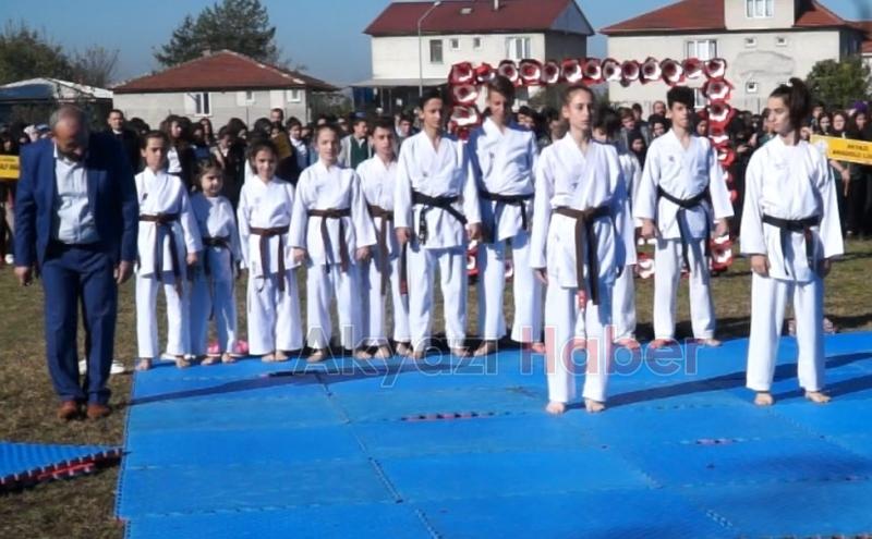 Akyazıda 29 Ekim Coşkusu 