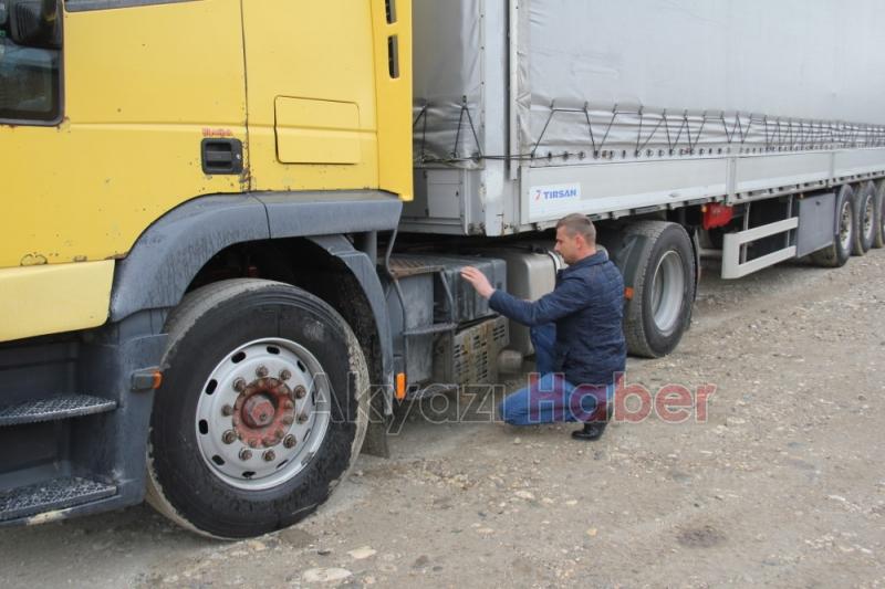 Akyazıda 8 Aracın Aküsü Çalındı