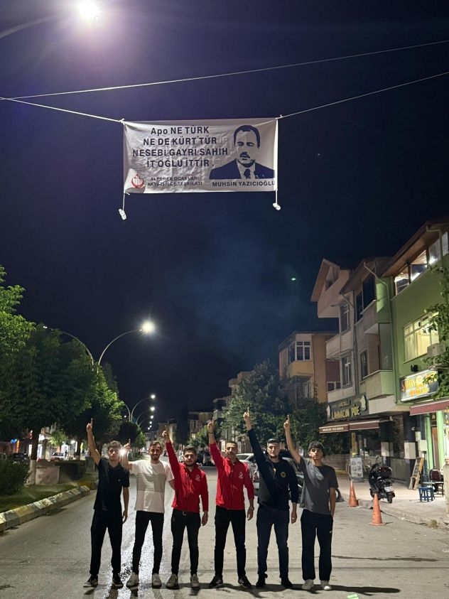 Akyazı’da Alperen Ocaklarından Dikkat Çeken Afiş