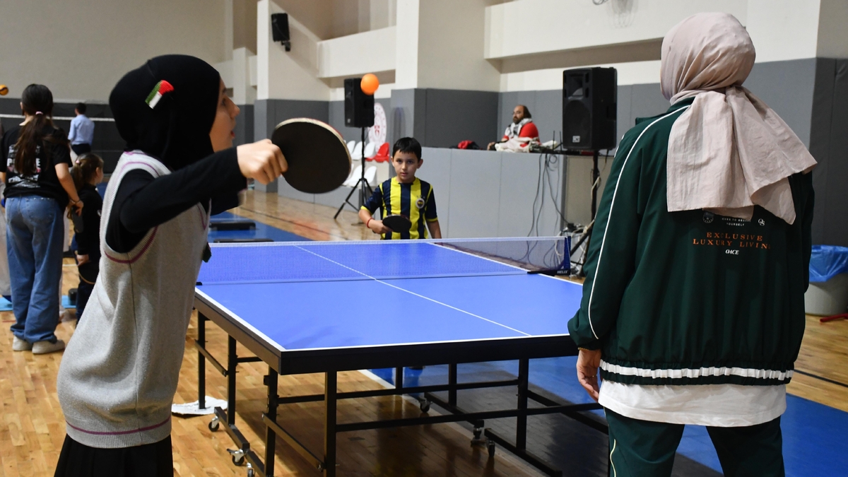 Akyazı’da Amatör Spor Haftası Coşkusu! Sporun Birleştirici Gücü Salona Sığmadı