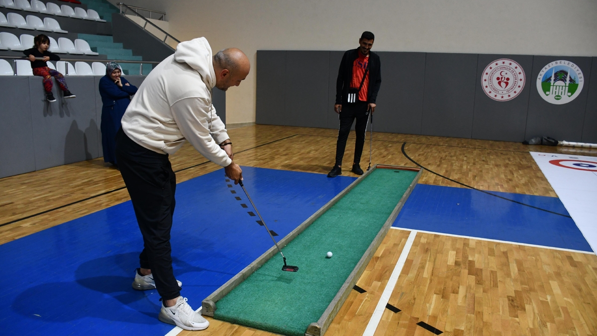 Akyazı’da Amatör Spor Haftası Coşkusu! Sporun Birleştirici Gücü Salona Sığmadı