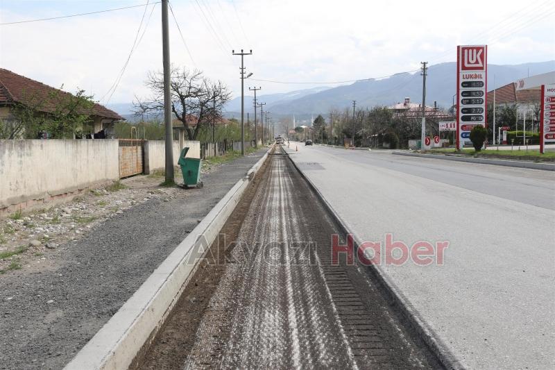 AKYAZI’DA ASFALT SEZONU ERKEN AÇILDI
