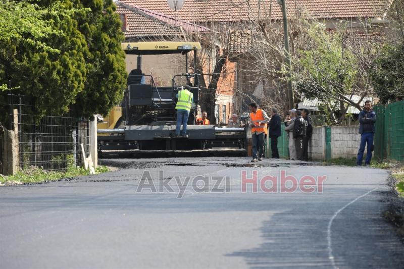 AKYAZI’DA ASFALT SEZONU ERKEN AÇILDI