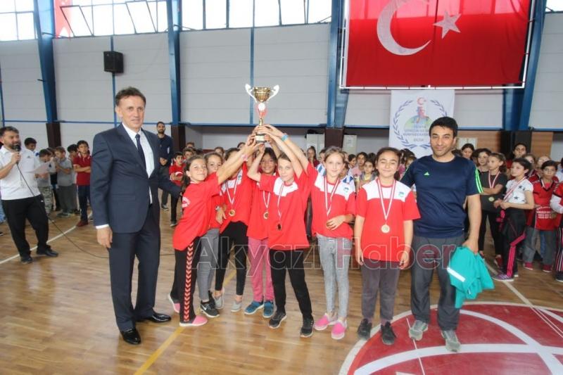 Akyazı’da Atletizm Şenliği