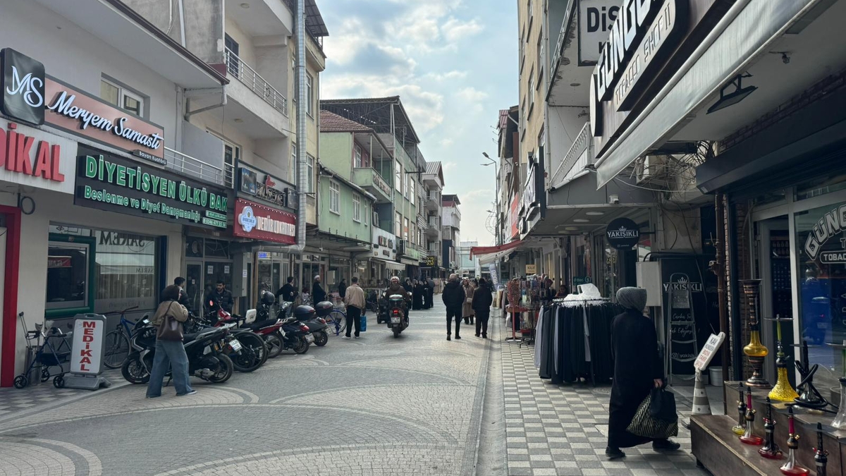 Akyazı’da bayram yoğunluğu artıyor