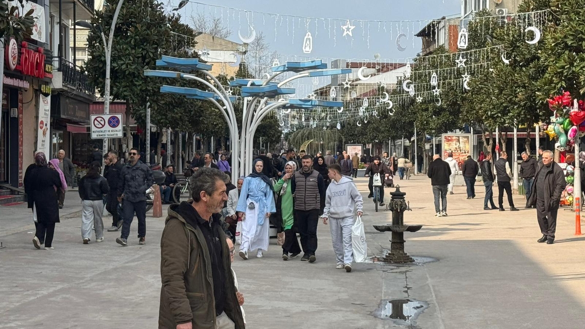 Akyazı’da bayram yoğunluğu artıyor
