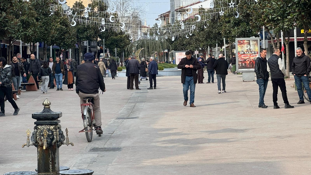 Akyazı’da bayram yoğunluğu artıyor