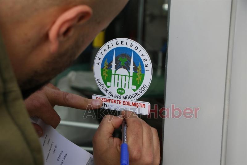 Akyazıda berber ve kuaför dükkanları dezenfekte edildi