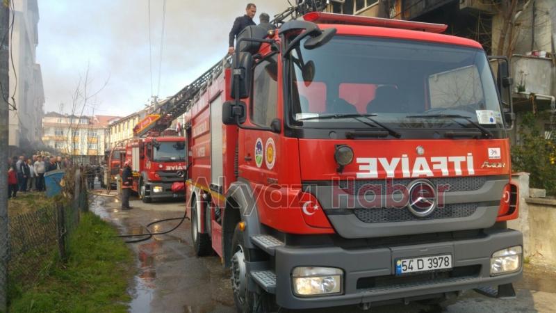 Akyazıda Bina Yangını