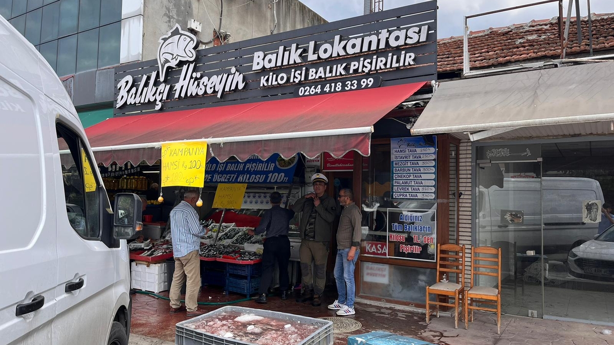 Akyazı’da Böyle Balık Kampanyası Görülmedi! Her Çarşamba Balıkçı Hüseyin’de