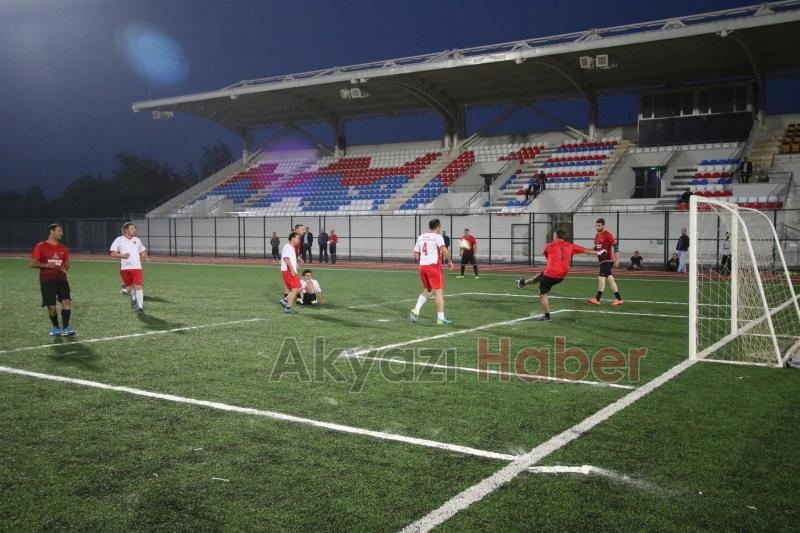 Akyazıda Cumhuriyet Kupası Futbol Turnuvası Başladı