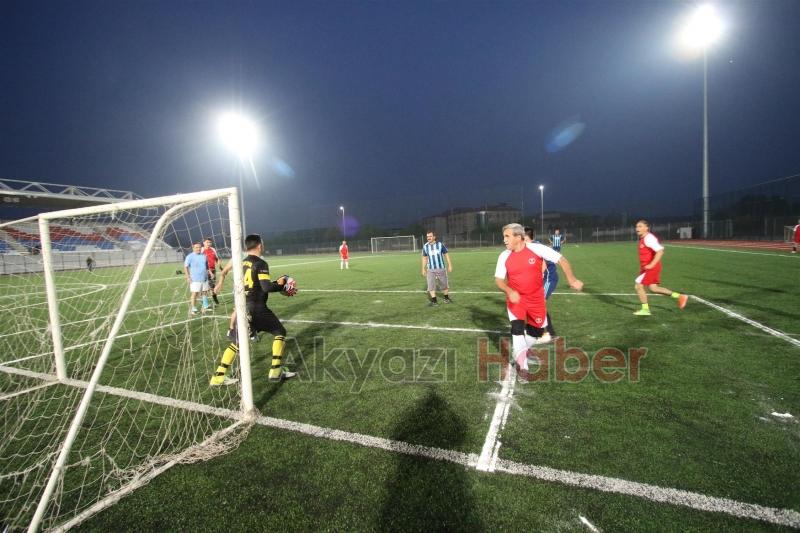 Akyazıda Cumhuriyet Kupası Futbol Turnuvası Başladı