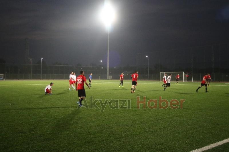 Akyazıda Cumhuriyet Kupası Futbol Turnuvası Başladı