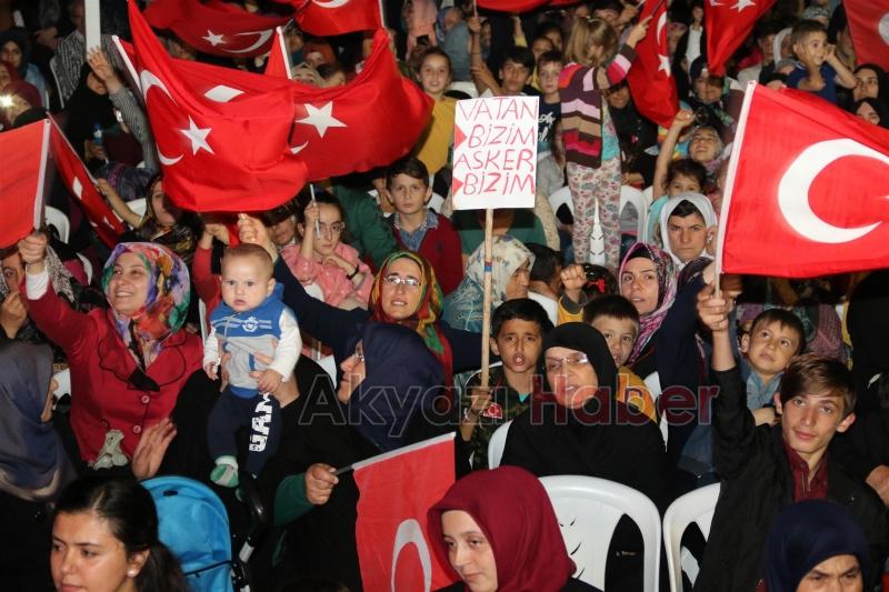 AKYAZIDA DEMOKRASİ VE MİLLİ İRADE NÖBETİNE BÜYÜK İLGİ