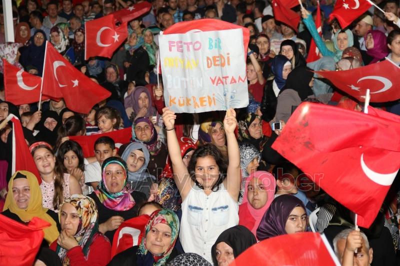 AKYAZIDA DEMOKRASİ VE MİLLİ İRADE NÖBETİNE BÜYÜK İLGİ