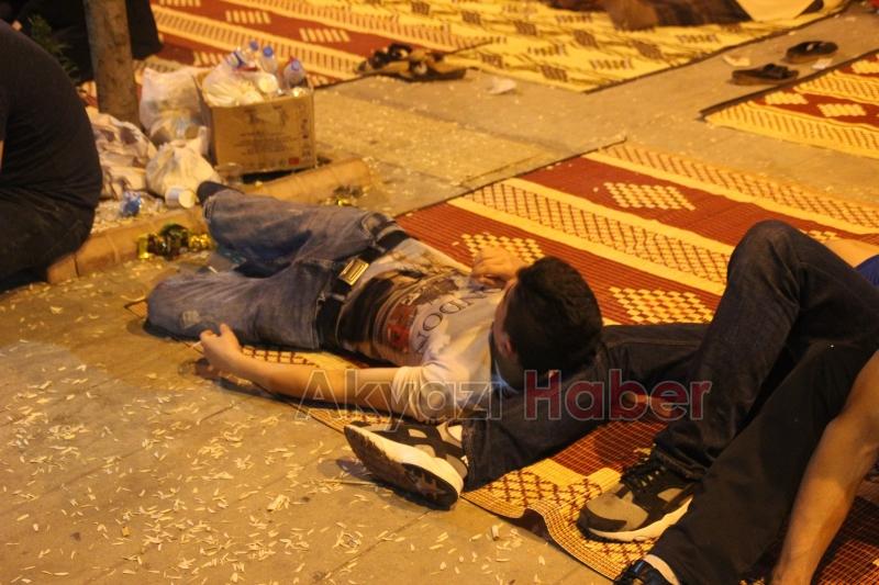 Akyazıda Demokrasiye Saygı Nöbetinde 3. Gün 