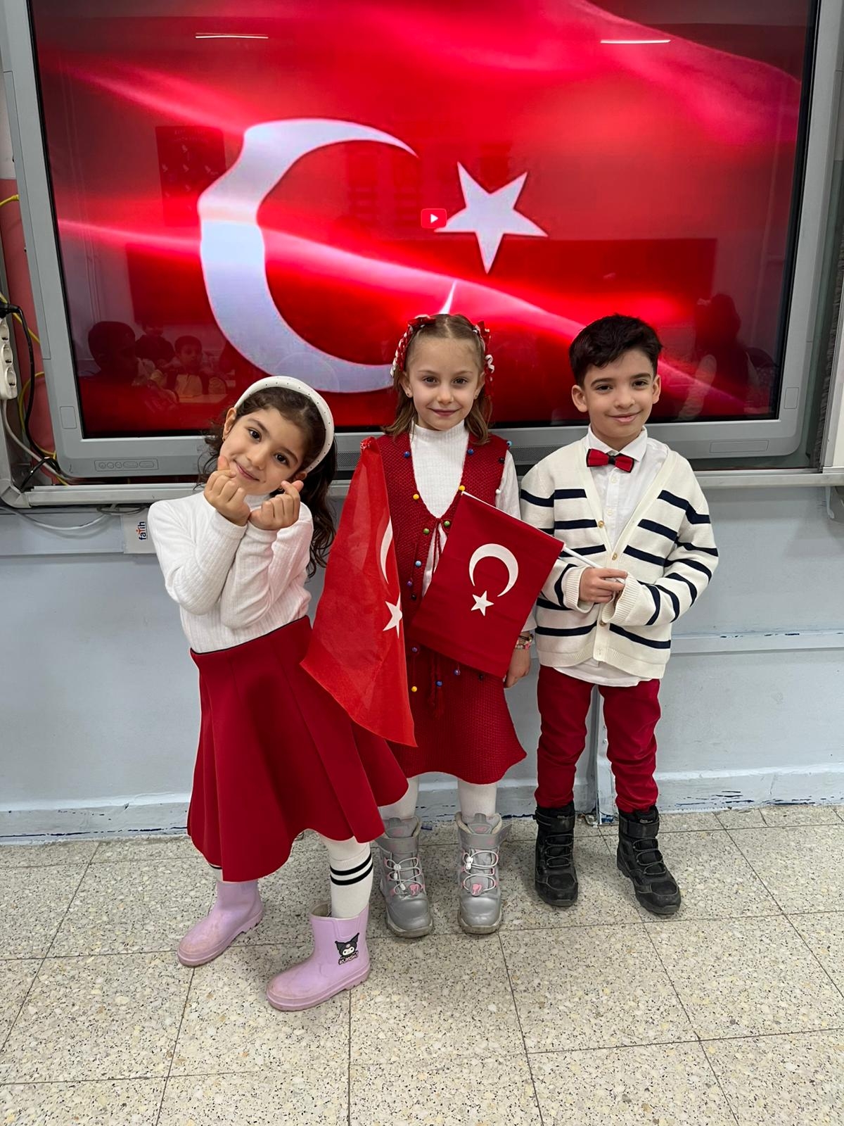 Akyazı’da Ders Zili Bayrak Sevgisiyle Çaldı