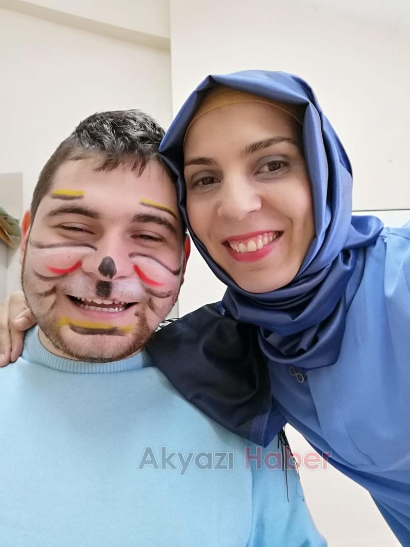 Akyazıda Dünya Otizm Farkındalık Günü kutlandı