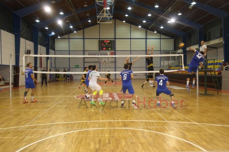 AKYAZIDA DÜZENLENEN VOLEYBOL TURNUVASI SONA ERDİ