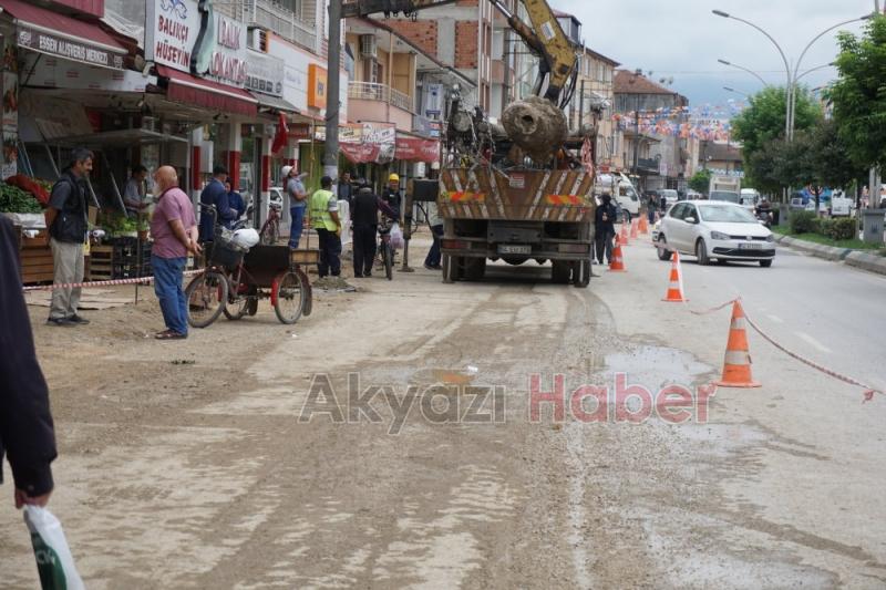 Akyazı’da Elektrik Direkleri Kaldırıldı