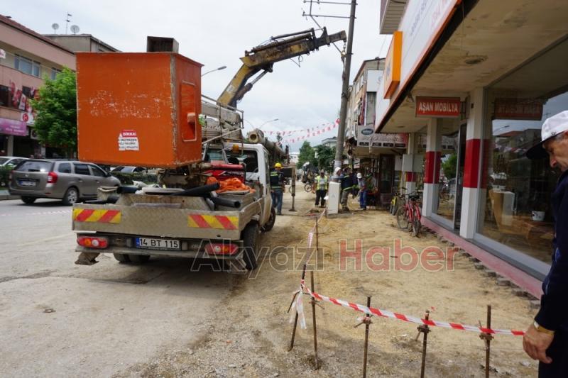 Akyazı’da Elektrik Direkleri Kaldırıldı