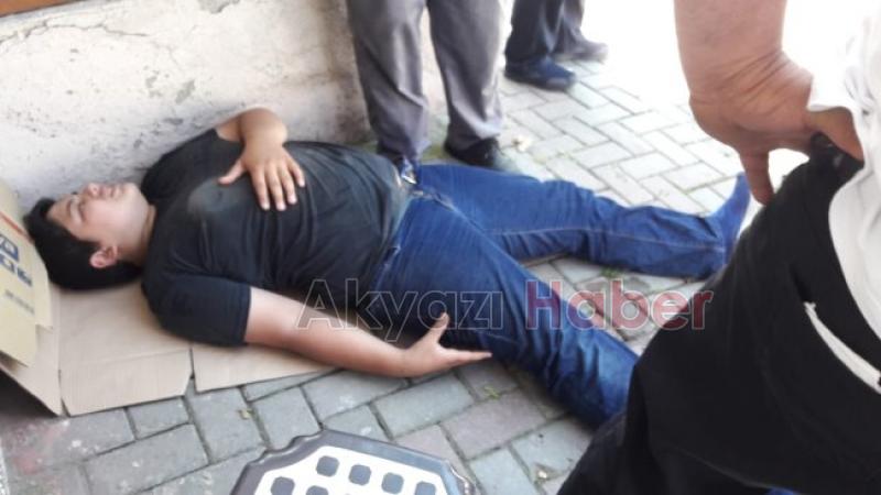 Akyazıda elektrikli bisikletle kaza yapan genç yaralandı